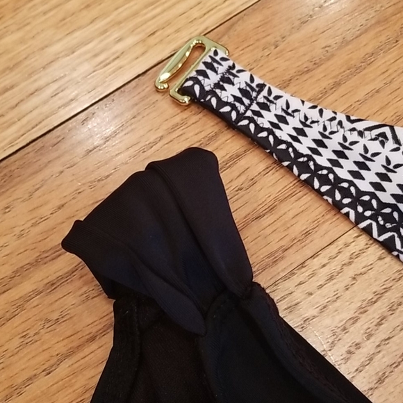 Bikini - Picture 3 of 3